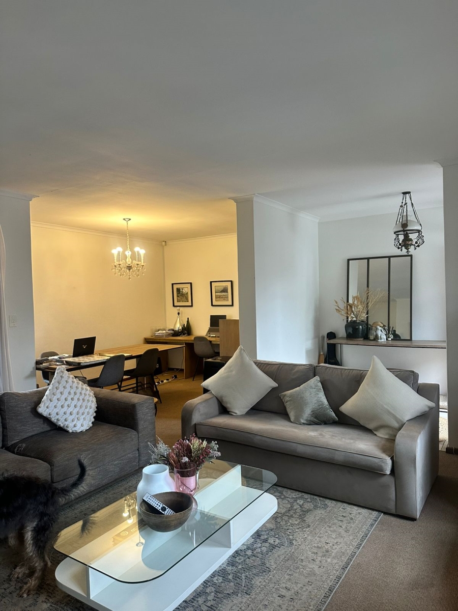 To Let 3 Bedroom Property for Rent in Wynberg Upper Western Cape